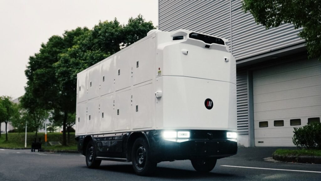 Robomart unveils new delivery robot with $3 flat fee to challenge DoorDash, Uber Eats