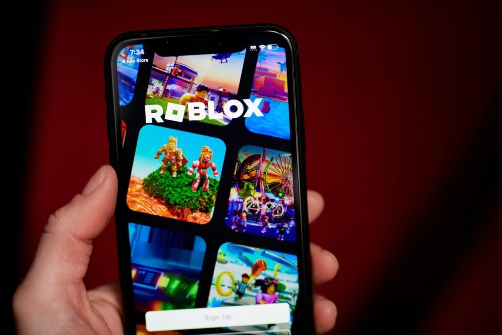 Roblox announces short-form video feed for gameplay clips, new AI tools for creators, and more